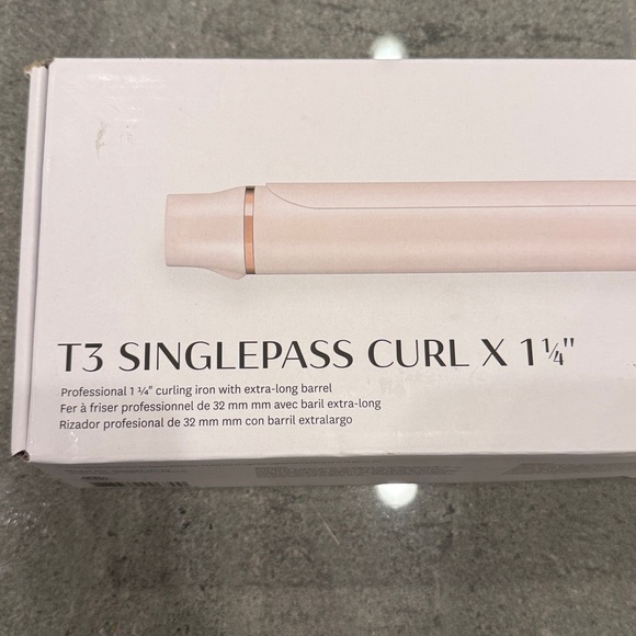 New T3 SinglePass Curl, Extra-Long Barrel Curling Iron with Ceramic Barrel - Picture 11 of 16